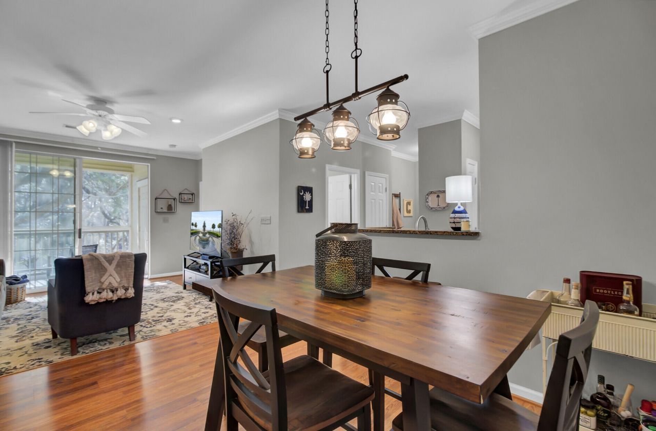 1600 Long Grove Drive Photo 12