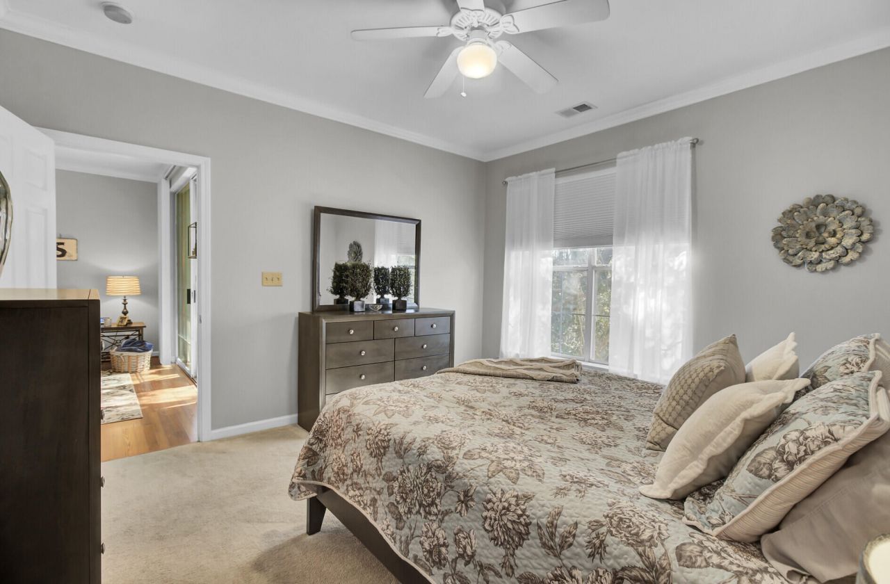 1600 Long Grove Drive Photo 20