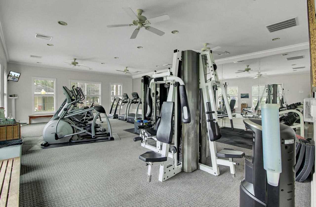 1600 Long Grove Drive Photo 44