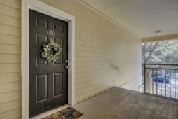 1600 Long Grove Drive photo 4