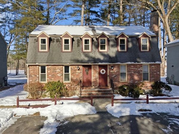 221 Wellman Ave, Unit 221, Chelmsford, MA 01863