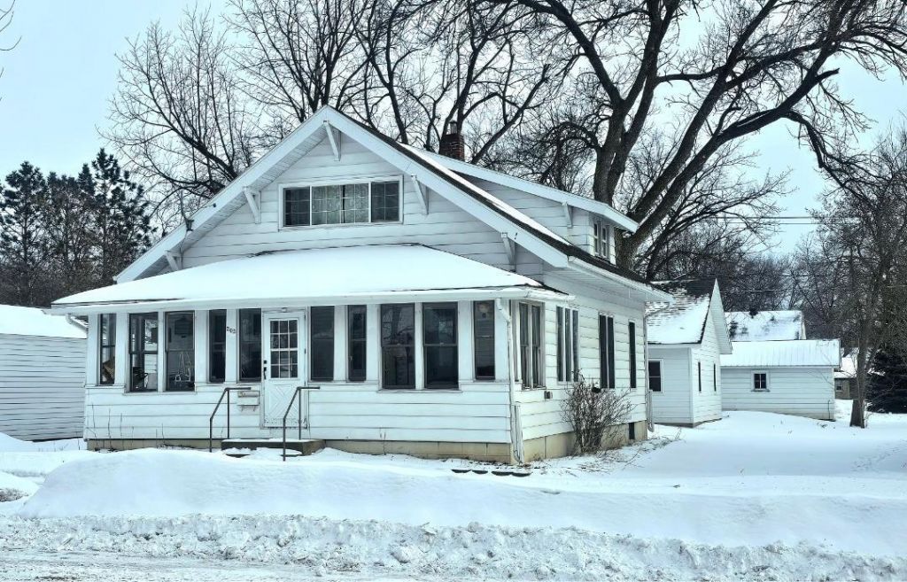 202 E 1st Street, Morris, MN 56267 Main Photo