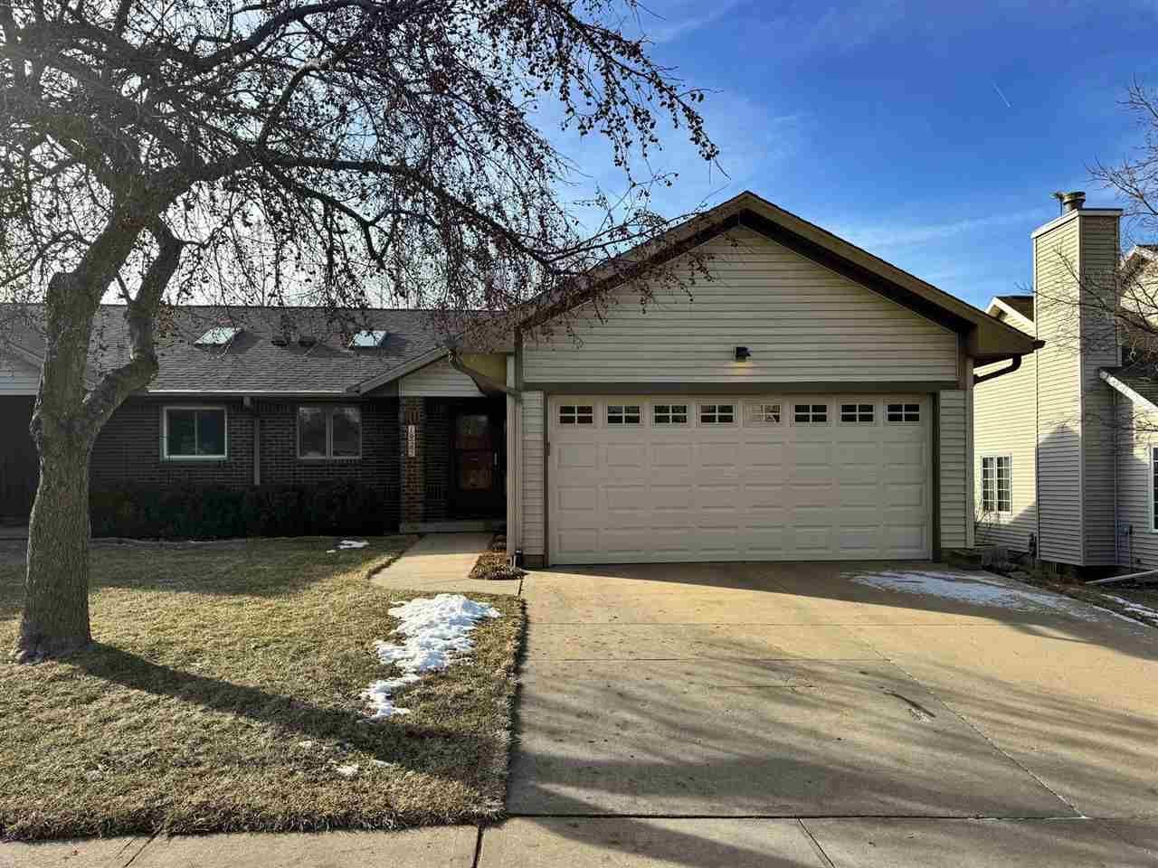 1925 Jeffrey Street, Iowa City, IA 52246 Main Photo