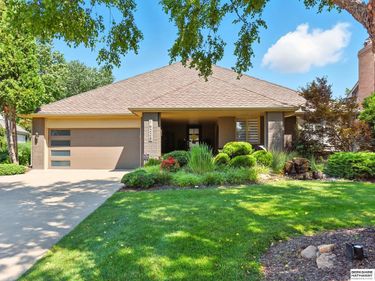 16228 Bancroft Circle, Omaha, NE 68130
