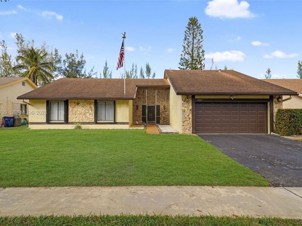 8507 NW 54th Ct, Lauderhill, FL 33351