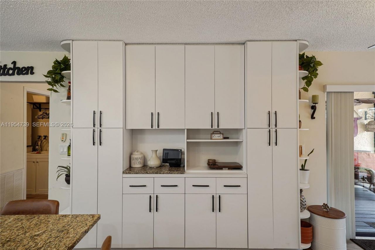 8507 NW 54th Ct, Lauderhill, FL 33351 Photo