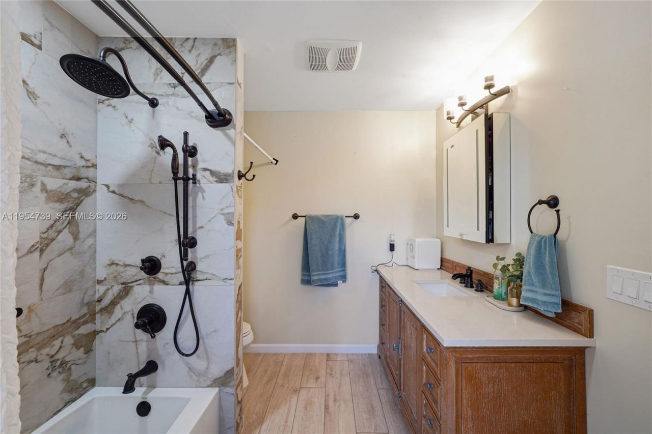 8507 NW 54th Ct, Lauderhill, FL 33351 Photo