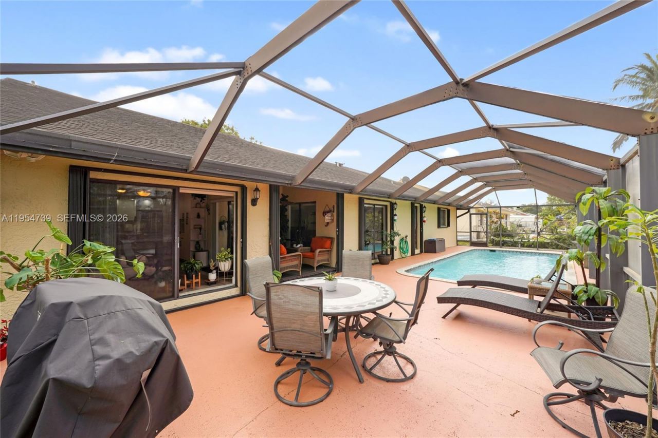 8507 NW 54th Ct, Lauderhill, FL 33351 Photo