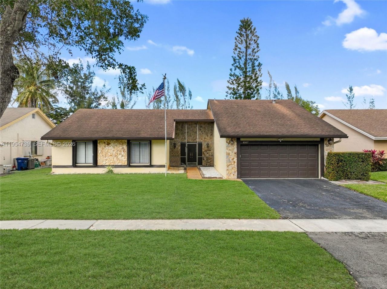 8507 NW 54th Ct, Lauderhill, FL 33351 Photo