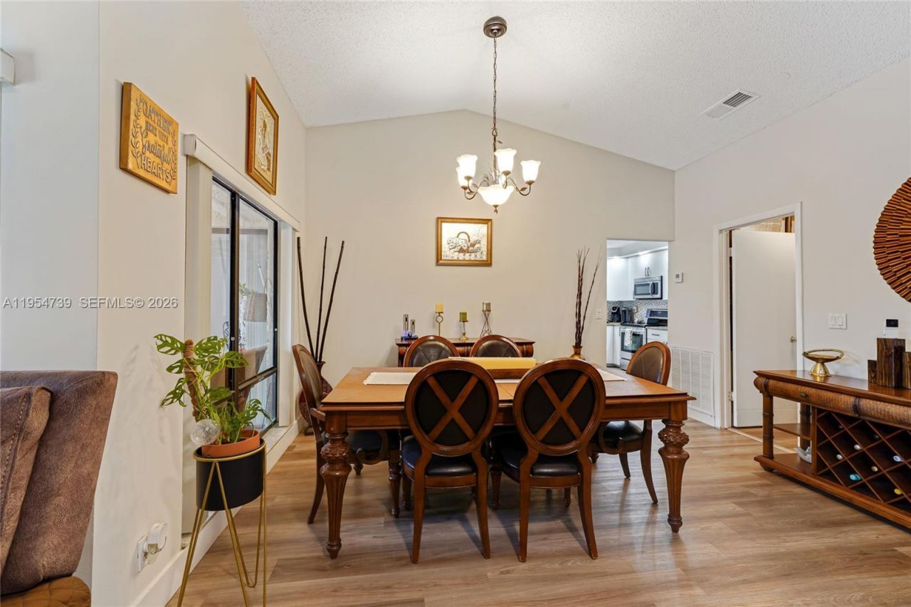 8507 NW 54th Ct, Lauderhill, FL 33351 Photo