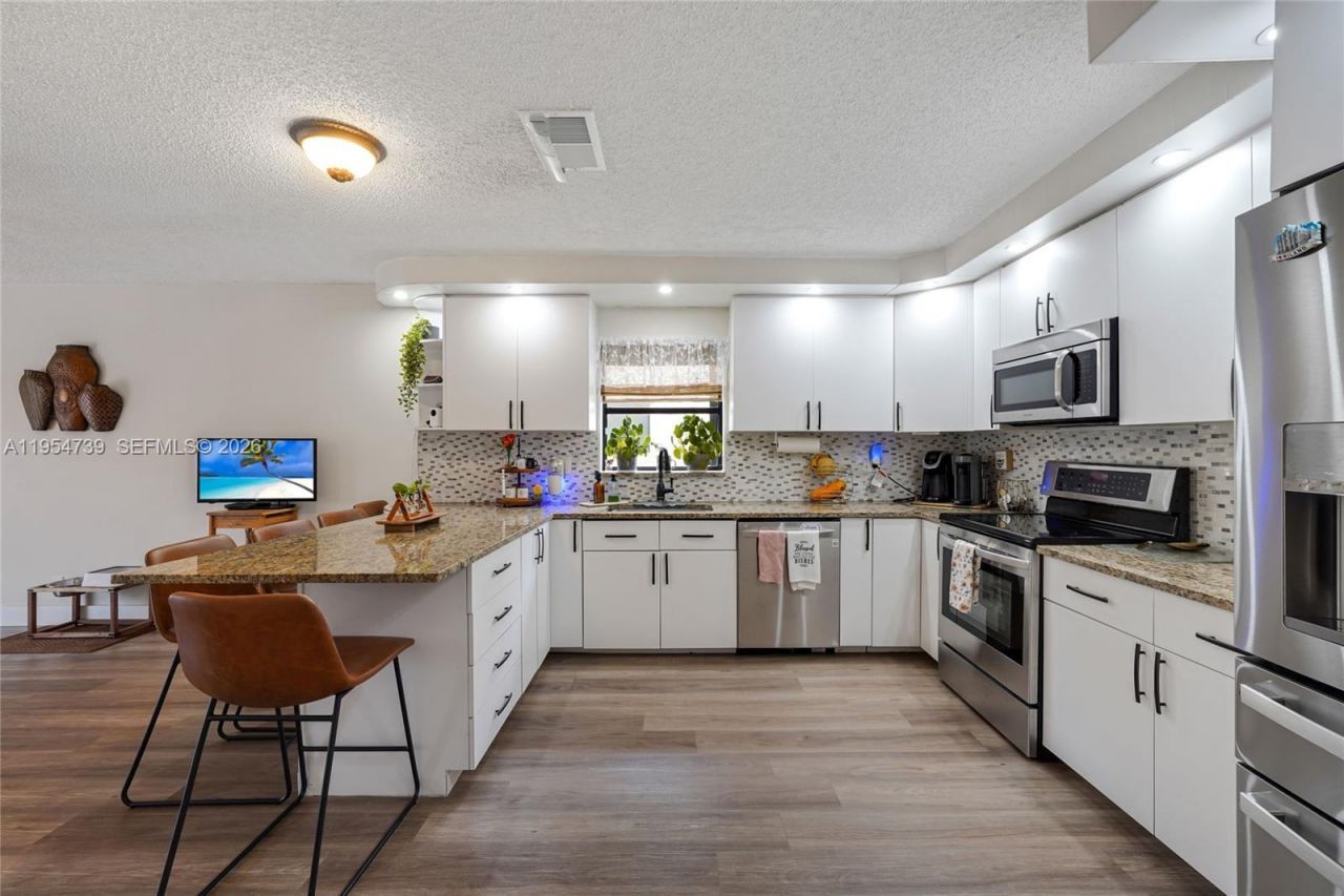 8507 NW 54th Ct, Lauderhill, FL 33351 Photo