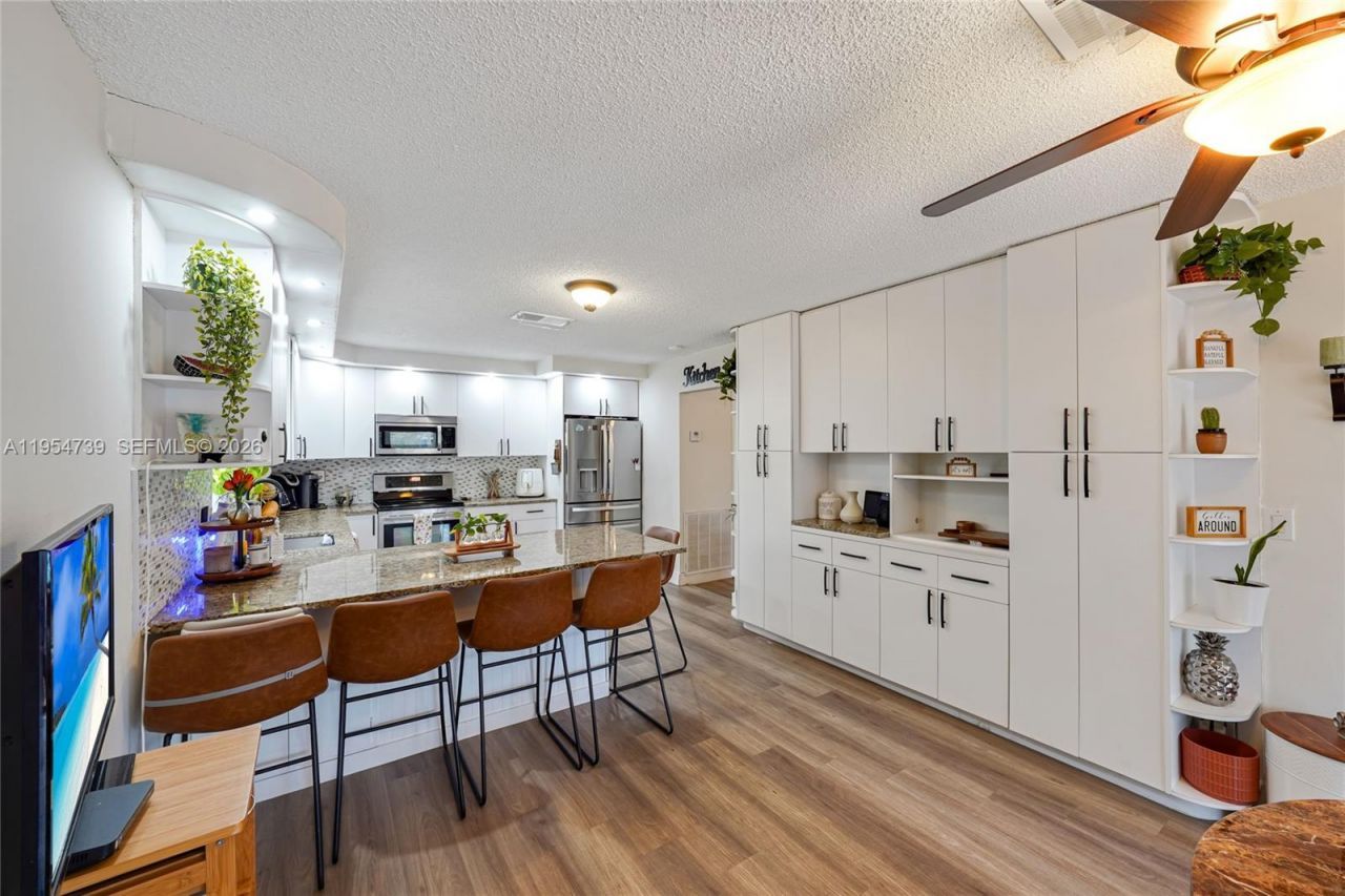 8507 NW 54th Ct, Lauderhill, FL 33351 Photo