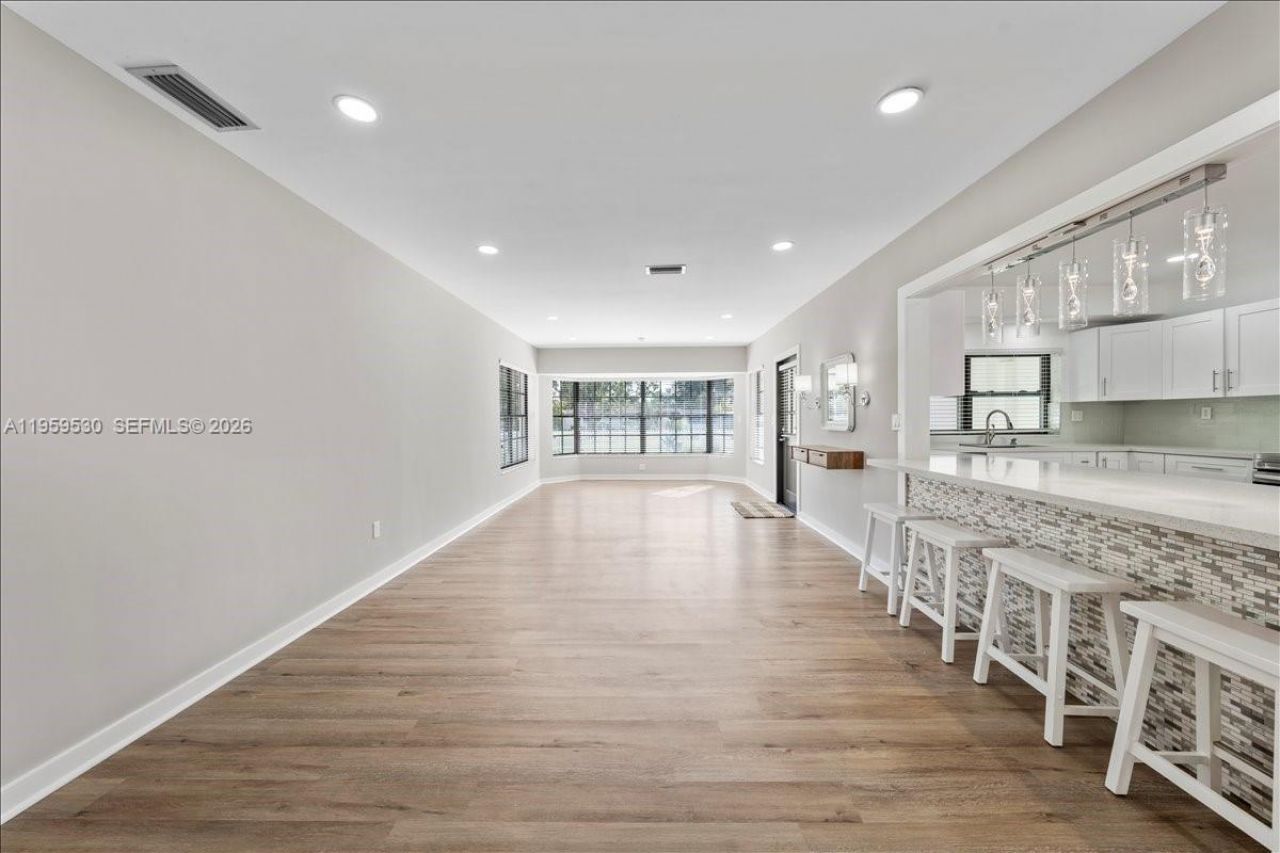 7705 SW 66th St, South Miami, FL 33143 Photo