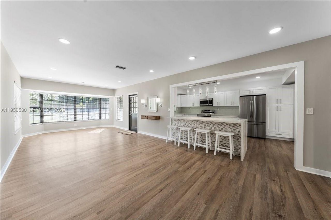 7705 SW 66th St, South Miami, FL 33143 Photo