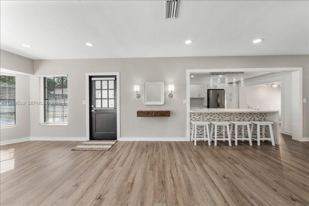 7705 SW 66th St, South Miami, FL 33143 Photo