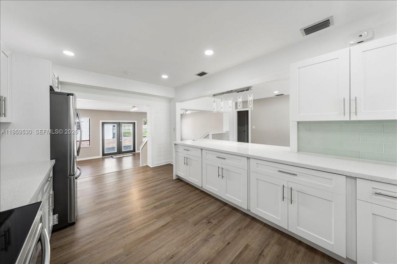 7705 SW 66th St, South Miami, FL 33143 Photo