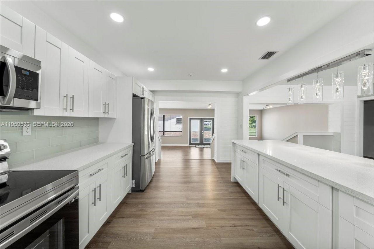 7705 SW 66th St, South Miami, FL 33143 Photo