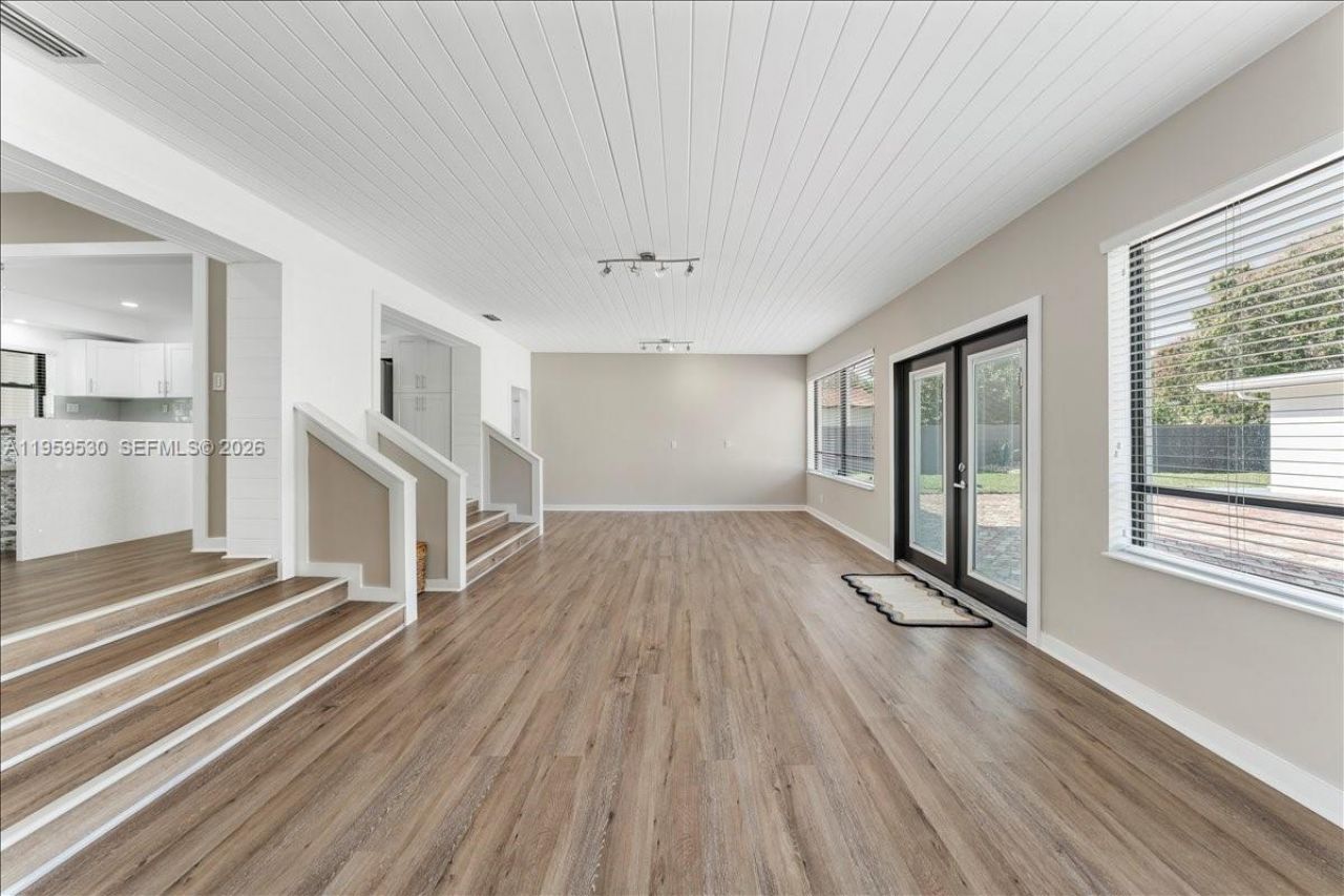 7705 SW 66th St, South Miami, FL 33143 Photo