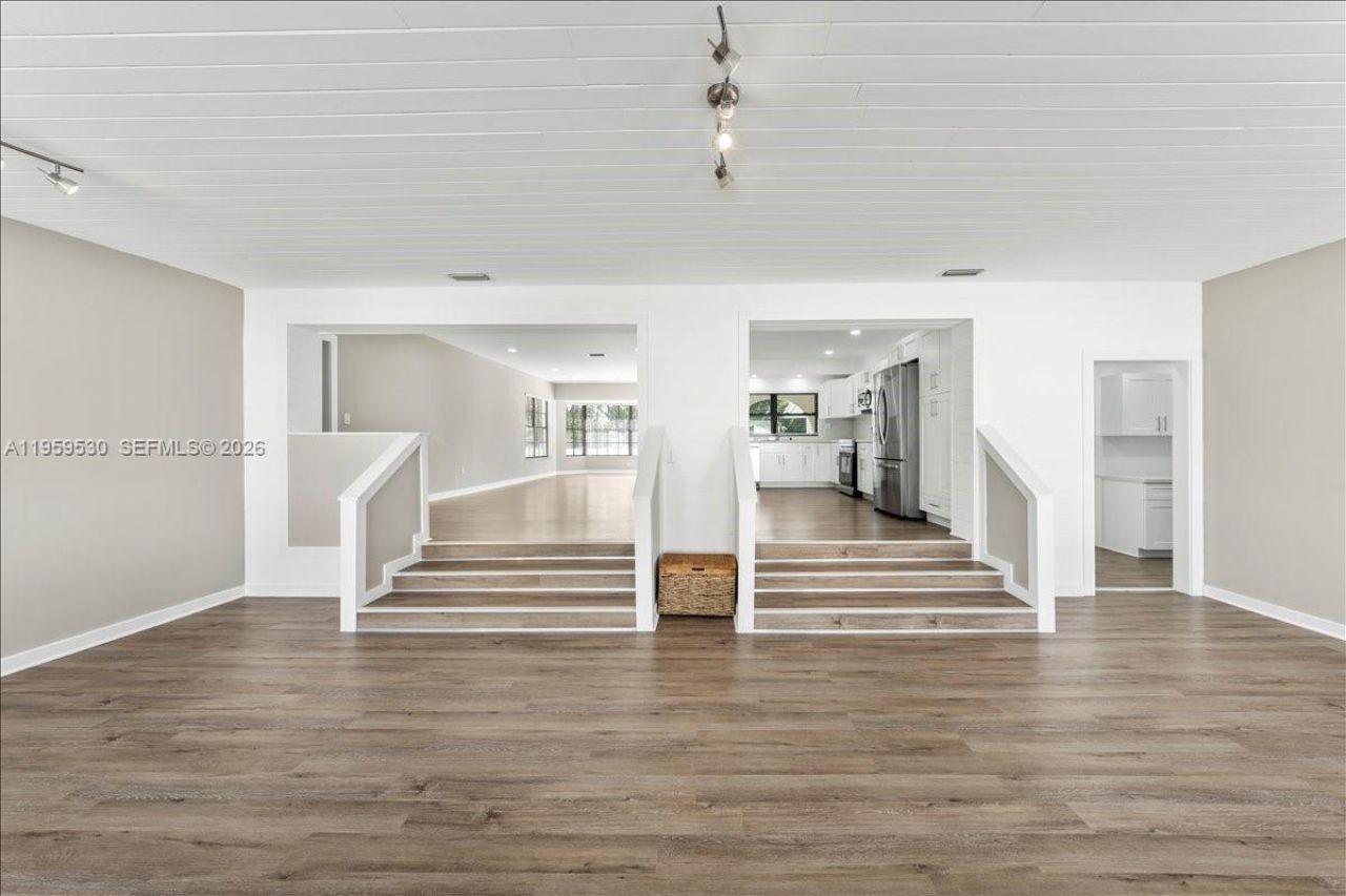 7705 SW 66th St, South Miami, FL 33143 Photo