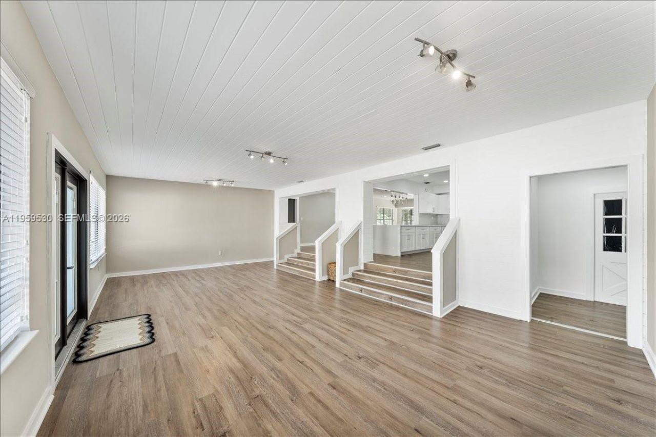 7705 SW 66th St, South Miami, FL 33143 Photo