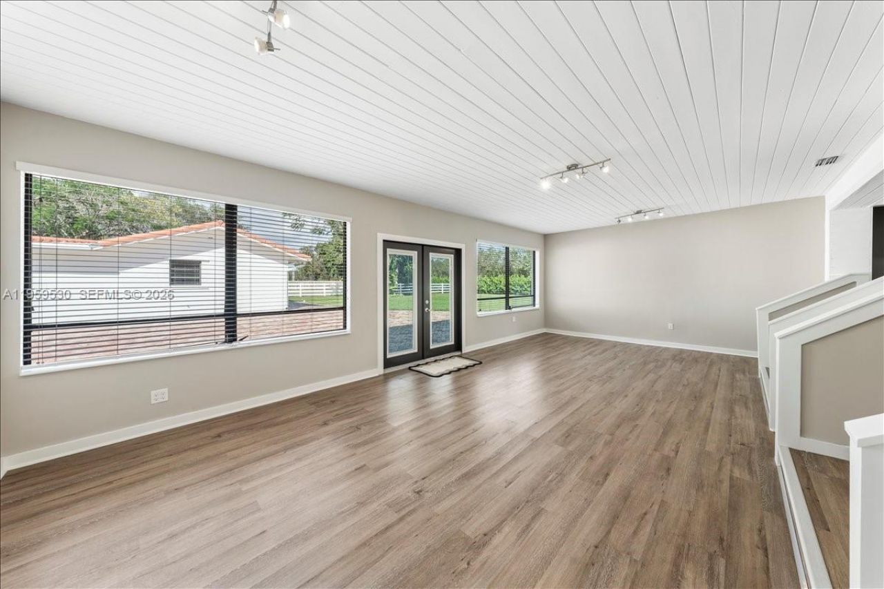 7705 SW 66th St, South Miami, FL 33143 Photo