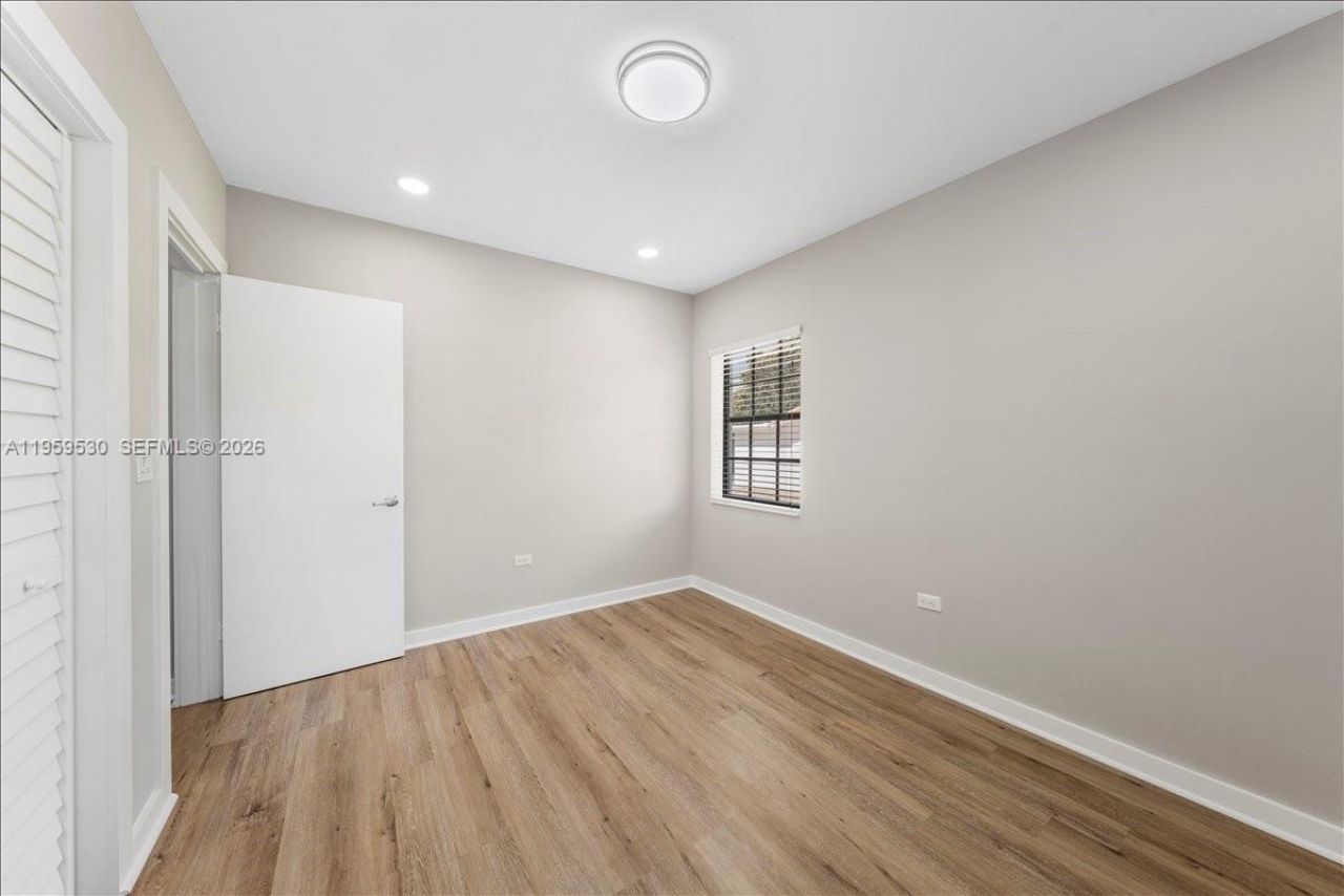 7705 SW 66th St, South Miami, FL 33143 Photo