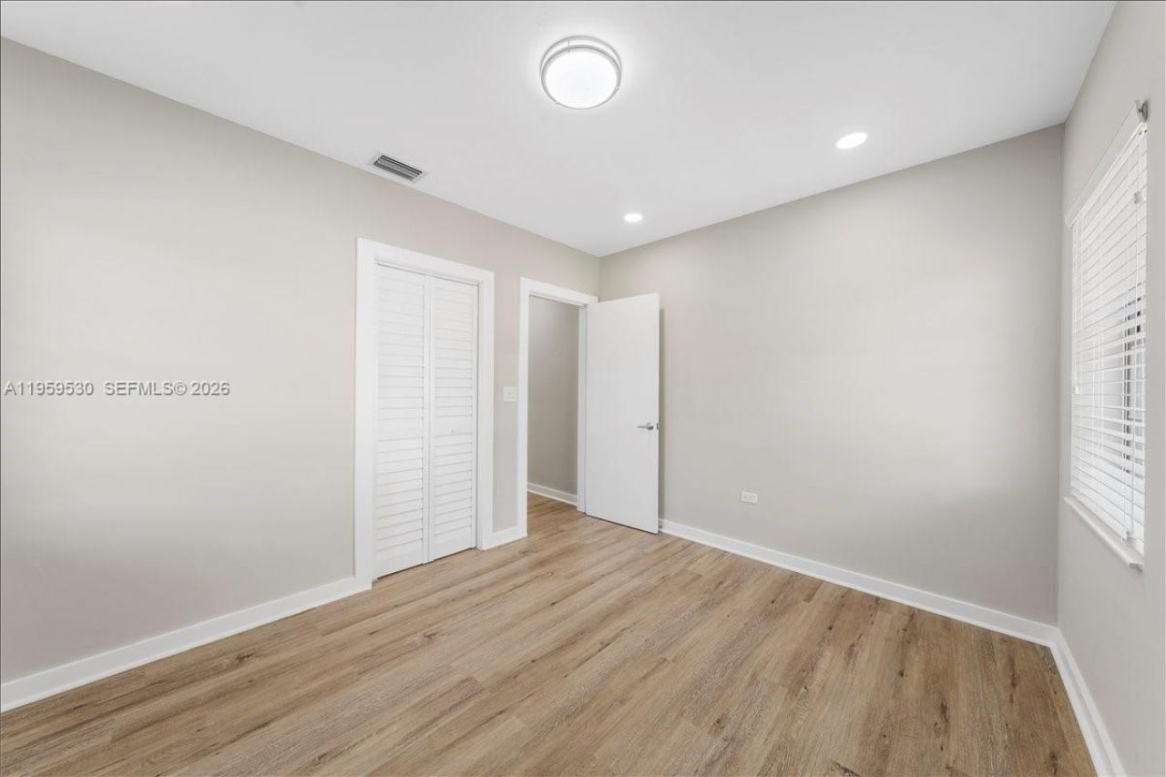 7705 SW 66th St, South Miami, FL 33143 Photo