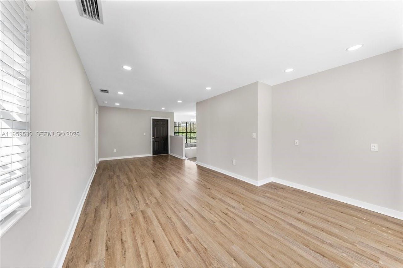 7705 SW 66th St, South Miami, FL 33143 Photo