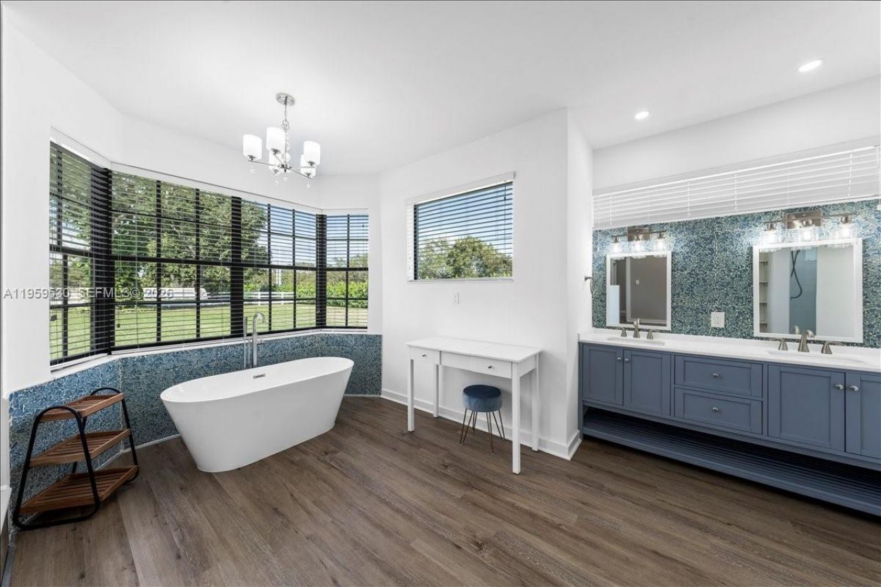 7705 SW 66th St, South Miami, FL 33143 Photo