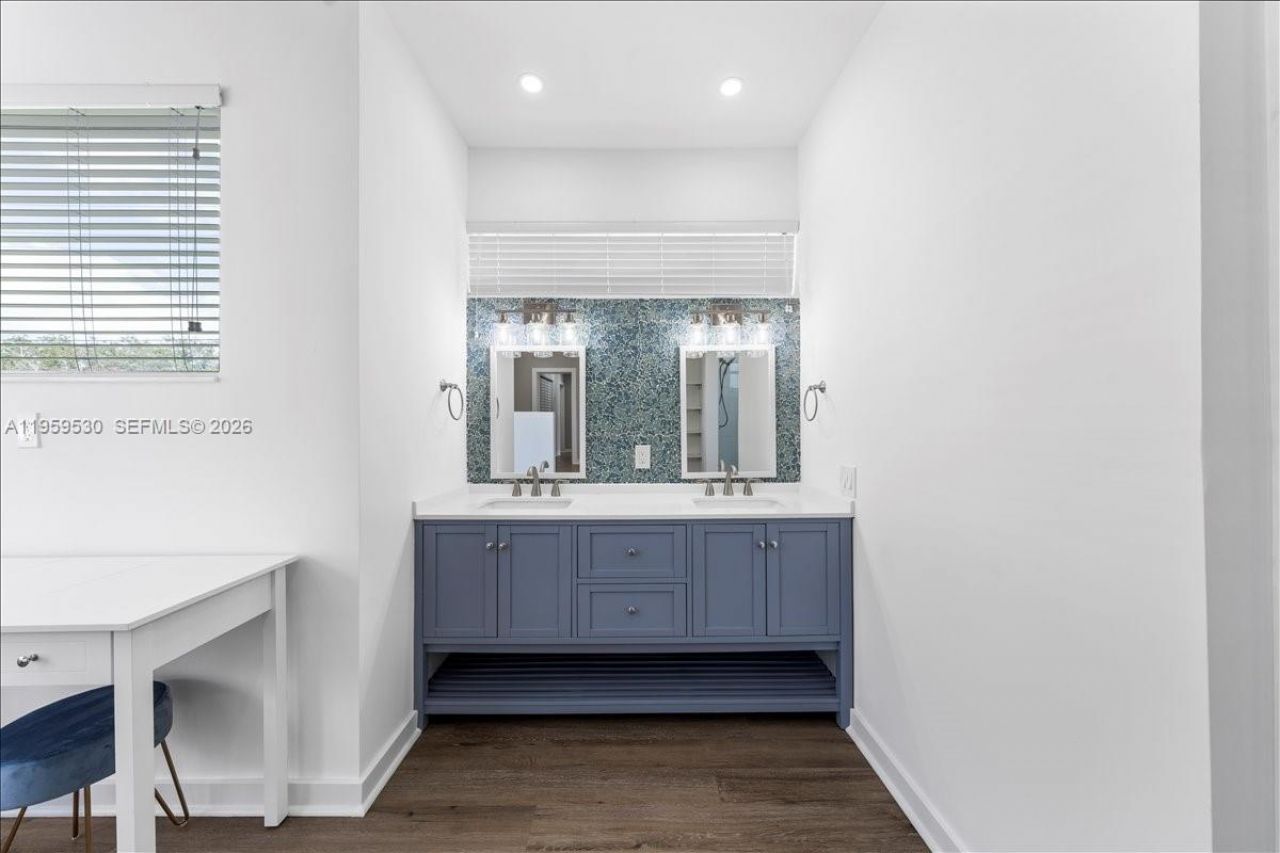 7705 SW 66th St, South Miami, FL 33143 Photo