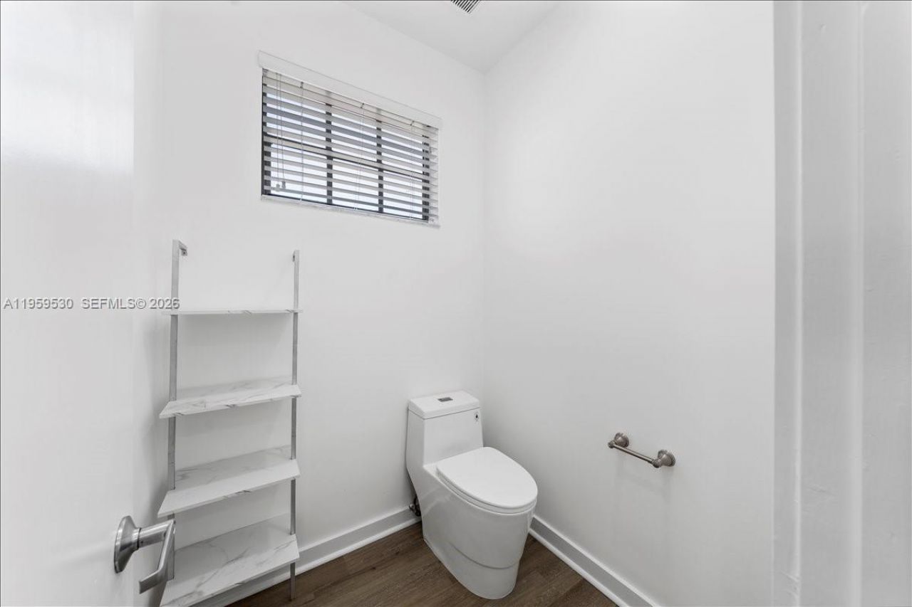 7705 SW 66th St, South Miami, FL 33143 Photo