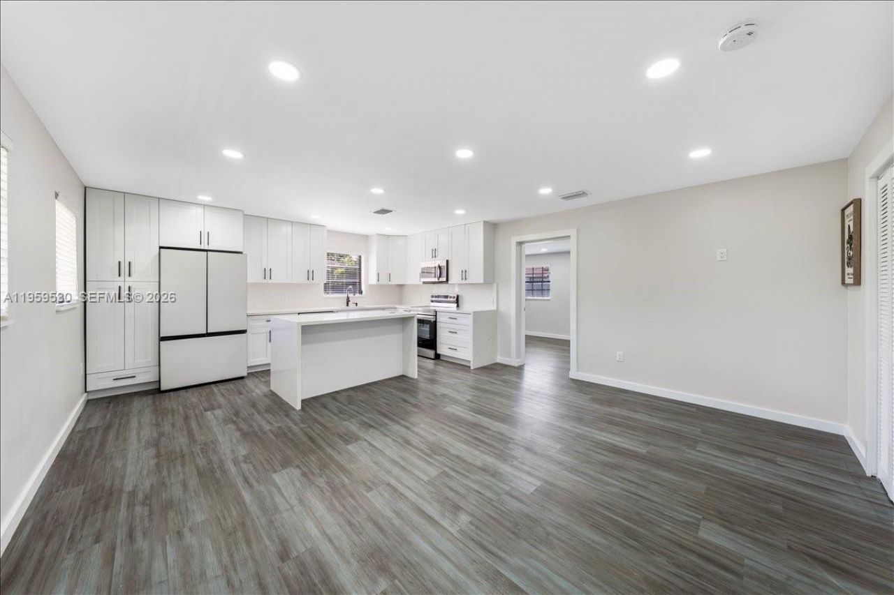 7705 SW 66th St, South Miami, FL 33143 Photo