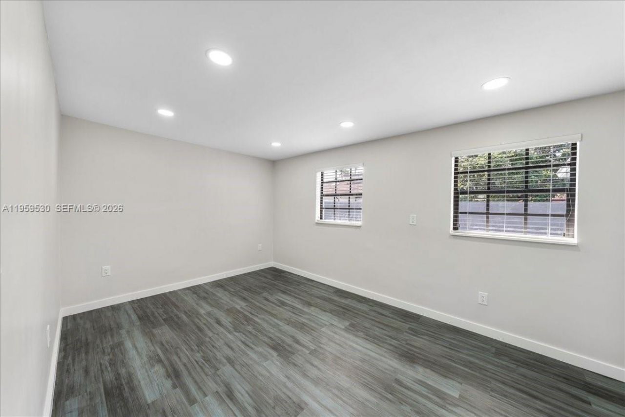 7705 SW 66th St, South Miami, FL 33143 Photo