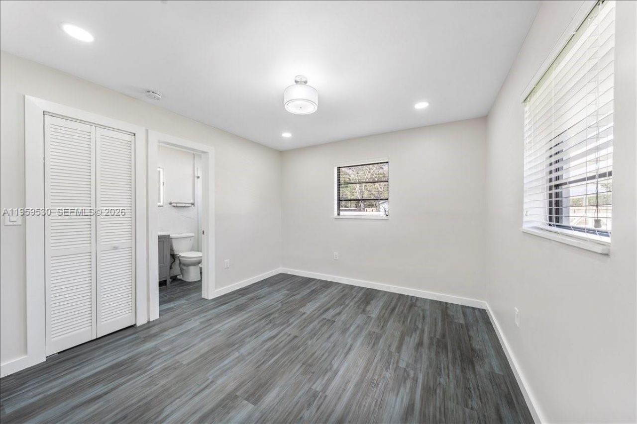 7705 SW 66th St, South Miami, FL 33143 Photo