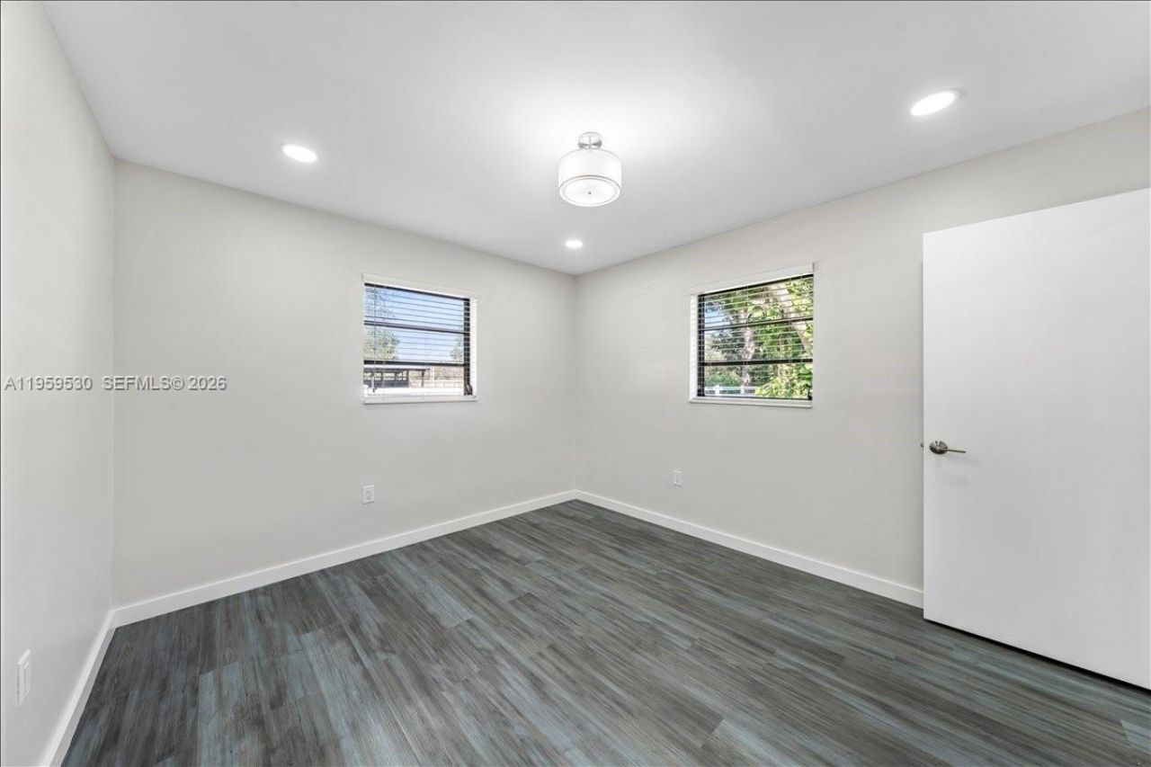 7705 SW 66th St, South Miami, FL 33143 Photo