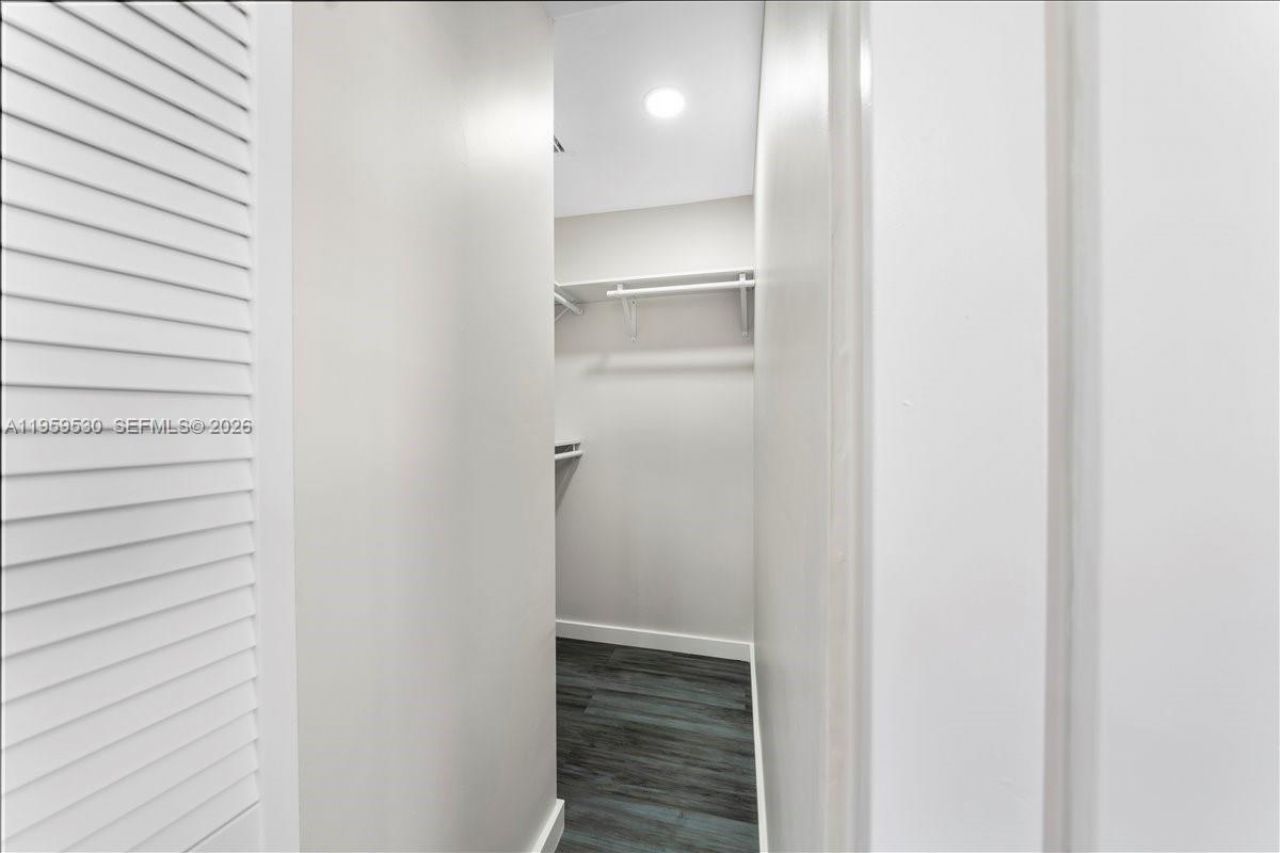 7705 SW 66th St, South Miami, FL 33143 Photo