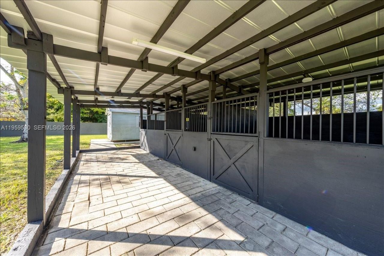 7705 SW 66th St, South Miami, FL 33143 Photo