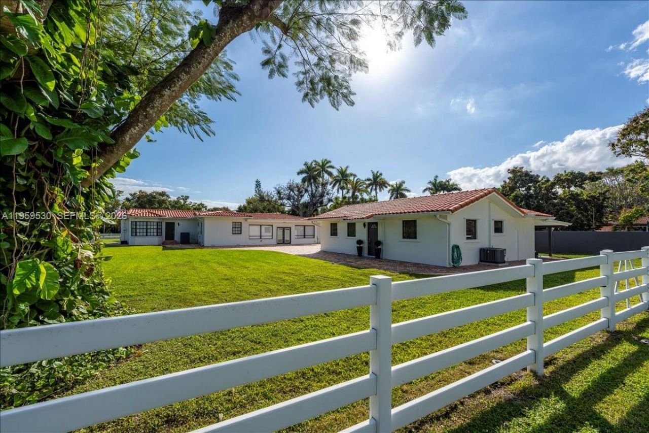 7705 SW 66th St, South Miami, FL 33143 Photo