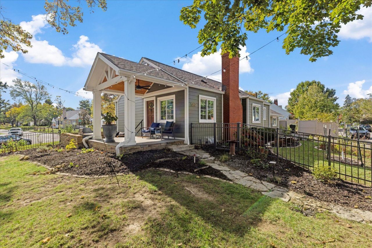 589 Clinton Heights Avenue, Columbus, OH 43202 Main Photo