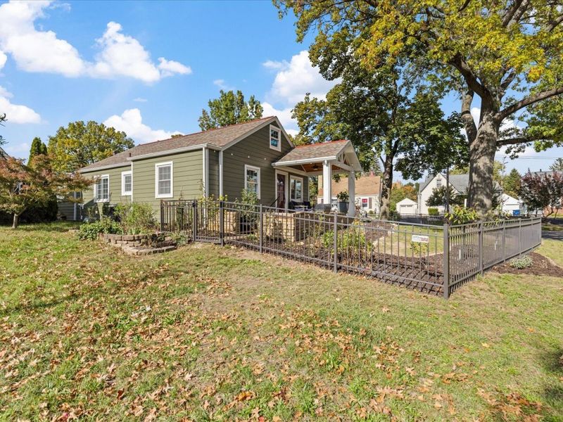 589 Clinton Heights Avenue, Columbus, OH 43202 Photo 11