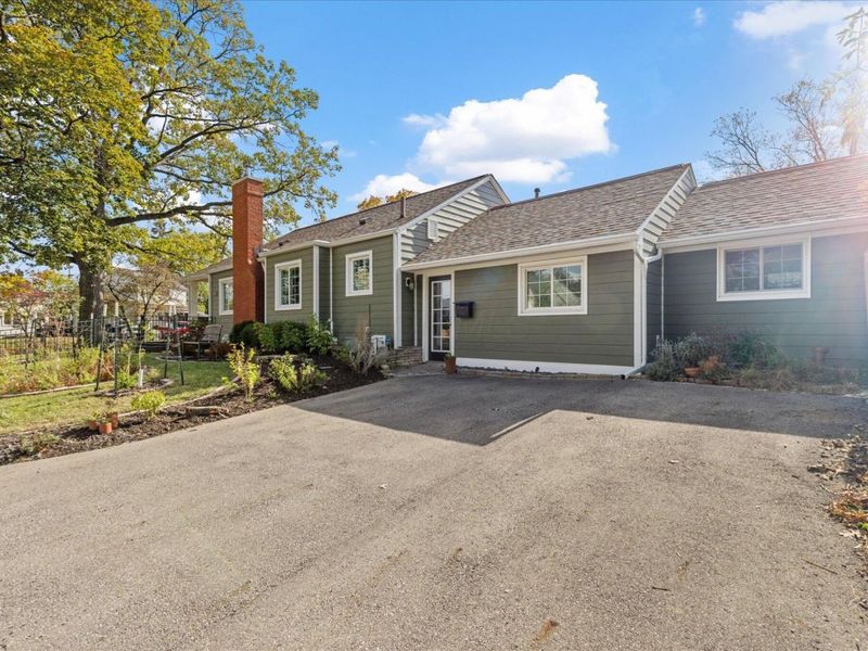 589 Clinton Heights Avenue, Columbus, OH 43202 Photo 14