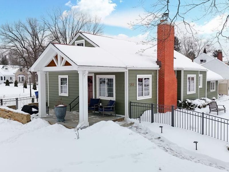 589 Clinton Heights Avenue, Columbus, OH 43202 Photo 3