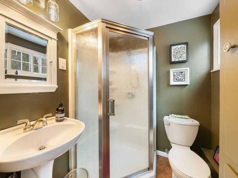 589 Clinton Heights Avenue, Columbus, OH 43202 Photo 34