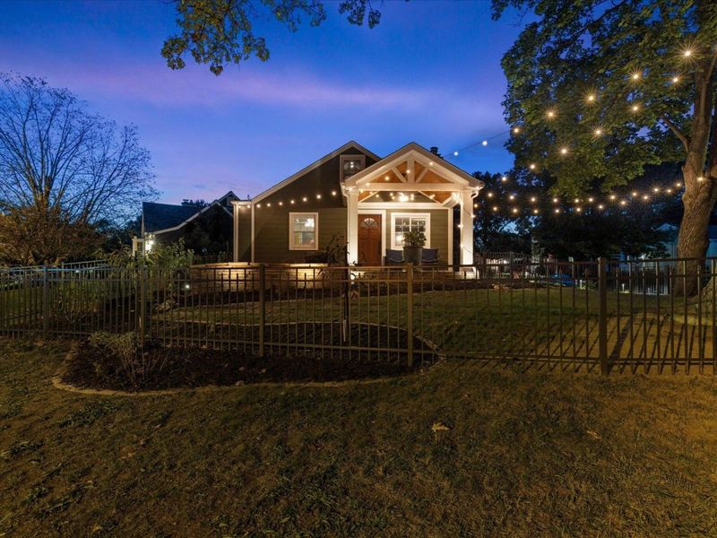 589 Clinton Heights Avenue, Columbus, OH 43202 Photo 4