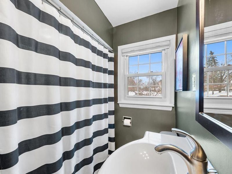 589 Clinton Heights Avenue, Columbus, OH 43202 Photo 41