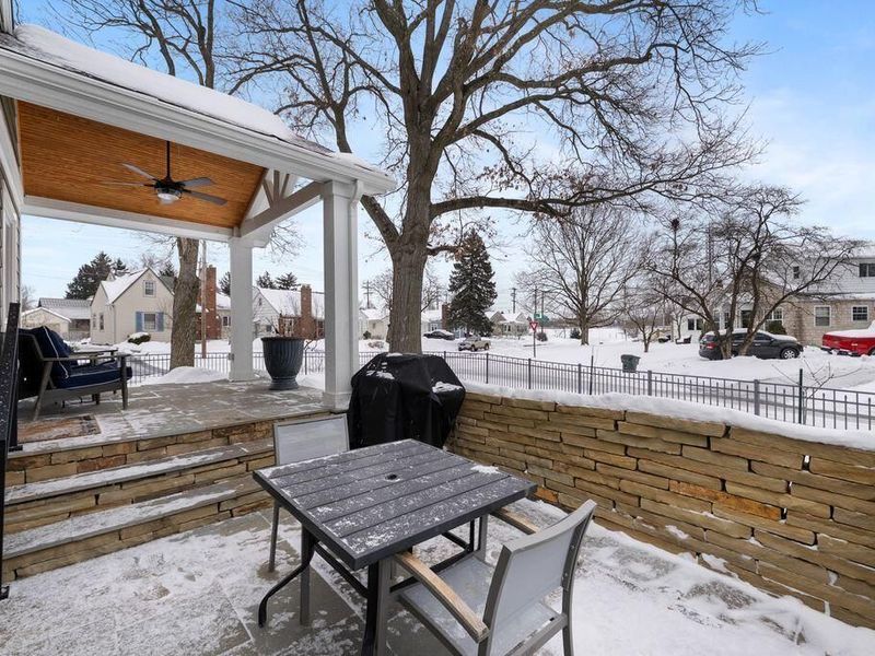 589 Clinton Heights Avenue, Columbus, OH 43202 Photo 8