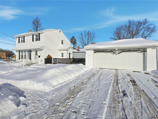 37 Richmond Avenue, Lancaster, NY 14086