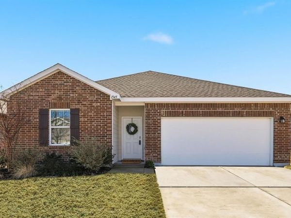 1545 Shadow Hawk Drive, Fort Worth, TX 76052