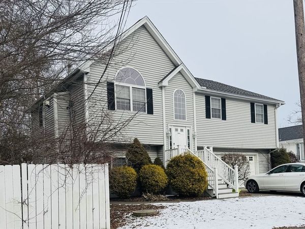 1015 Forbes St, New Bedford, MA 02745