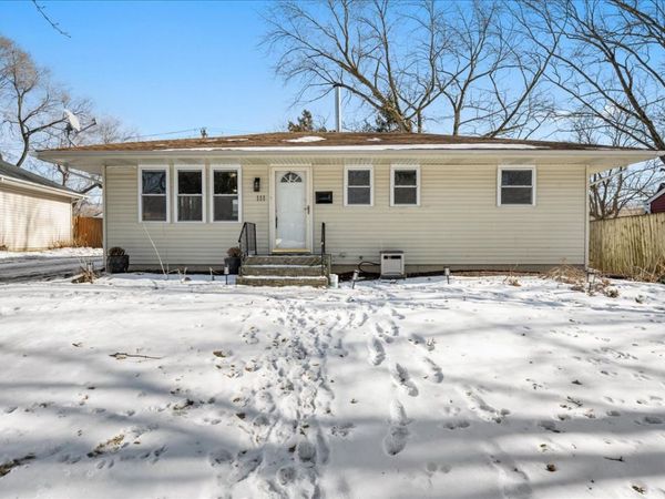 111 Ridge Lane, Geneva, IL 60134